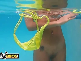 Clara Trinity and a bikini-clad Asian babe enjoy BBC love underwater